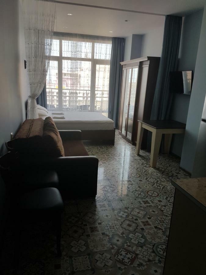Apartment Lotos Batumi 72 Екстер'єр фото